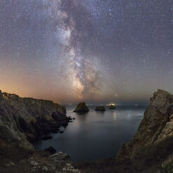 Pointe de Pen Hir : Voie lactée sur les tas de pois