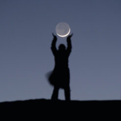 Photo "Sabine joue au ballon avec la Lune"