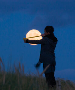 Photo "Sabine mesure la Lune"
