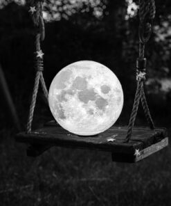 Photo à encadrer Lune sous un nouveau jour "La Lune sur une balançoire"