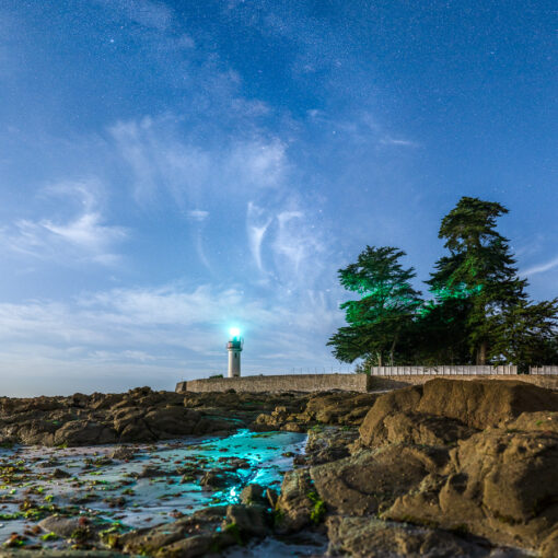 Loctudy : Le Phare de Langoz sous la Voie lactée