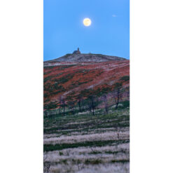 Monts d'Arrée : la Chapelle Saint-Michel de Brasparts et la Pleine Lune